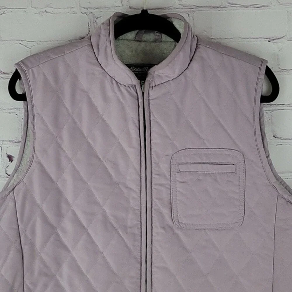 Eddie Bauer Purple Quilt Pattern Vest With Zipper Closure. Size Extra Large.